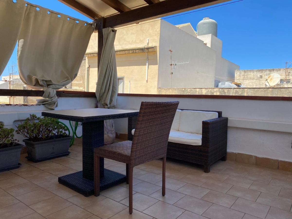 Mansarda Con Terrazzo Trapani Exterior foto