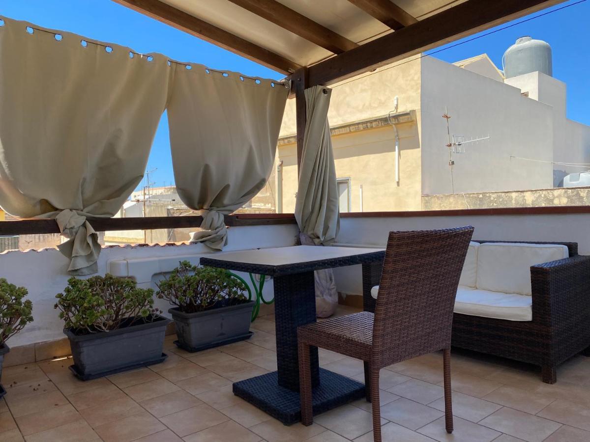 Mansarda Con Terrazzo Trapani Exterior foto